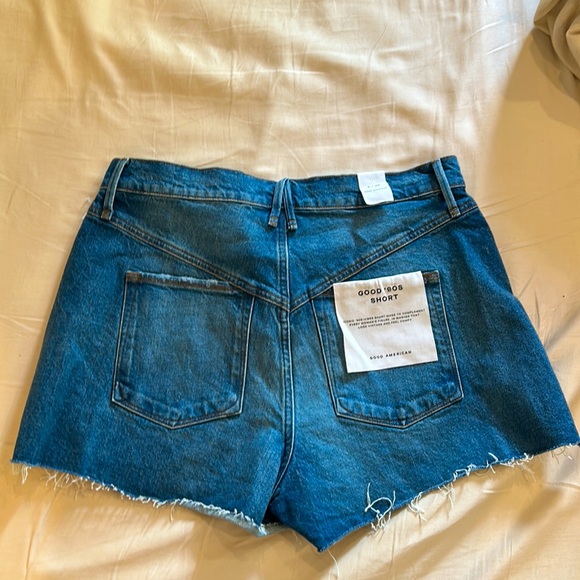 NWT Good American Denim Shorts - Picture 2 of 4